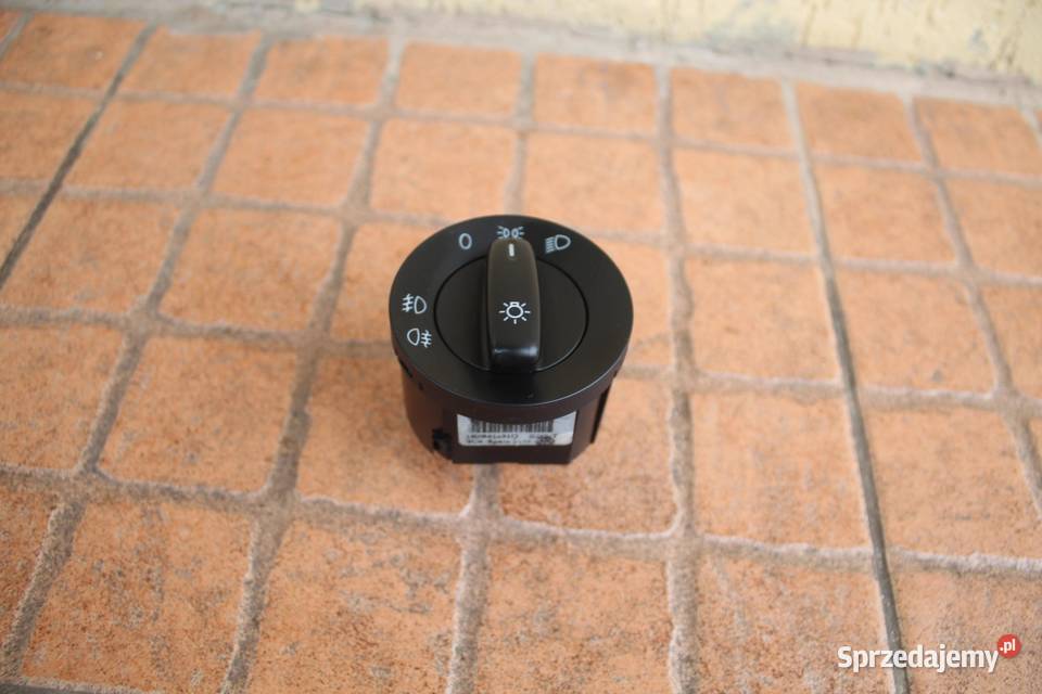 PRZEŁĄCZNIK ŚWIATEŁ VW GOLF V 1K0941431Q Wyposażenie wnętrza