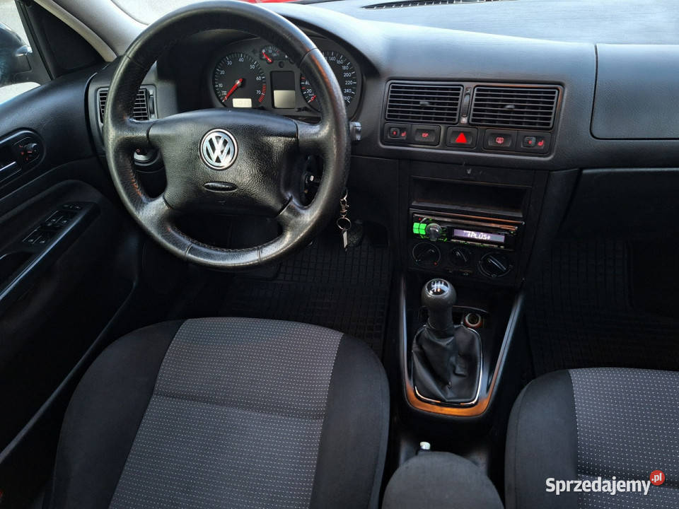 Volkswagen Golf 16 16V czarny 5DRZWI 16i IV benzyna Olsztyn sprzedam