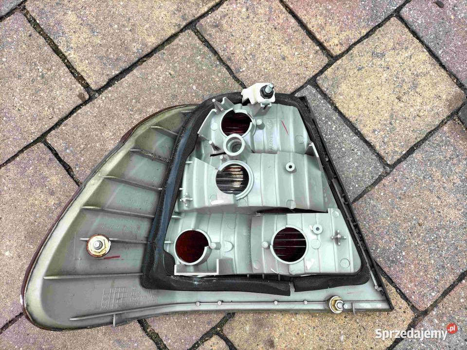 Lampa prawa tylna BMW E46 SEDAN POLIFT Biały śląskie Poręba sprzedam