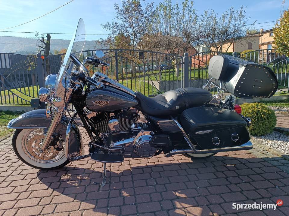 Harley-Davidson Touring Road King Classic, FLHRC, 1700, zadbana legenda