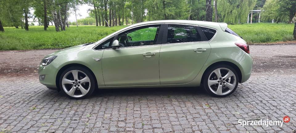 Astra 14 turbo niski przebieg pierwszy Oświęcim