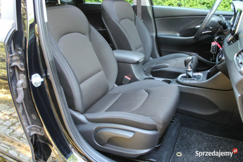 Hyundai i30 14 TGDI 140 Intro Panorama Bogate lakier metallic dolnośląskie