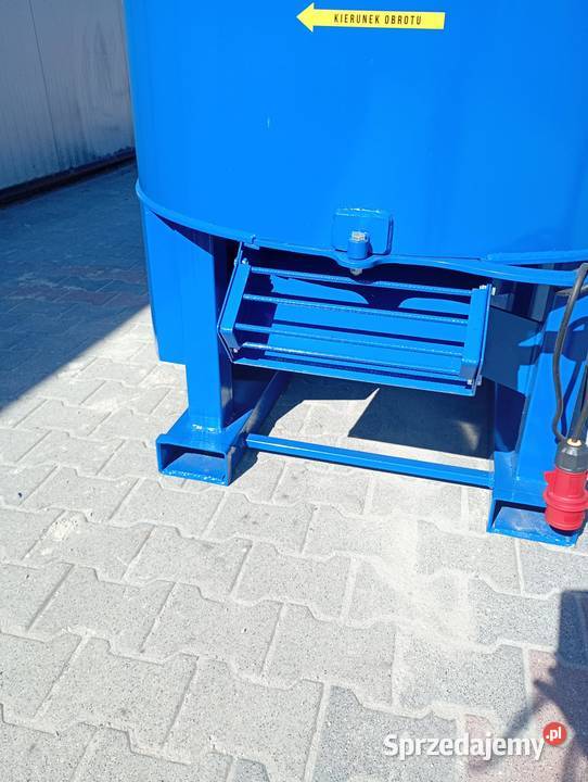 Mieszadło elektryczne 600L Świetny Polski