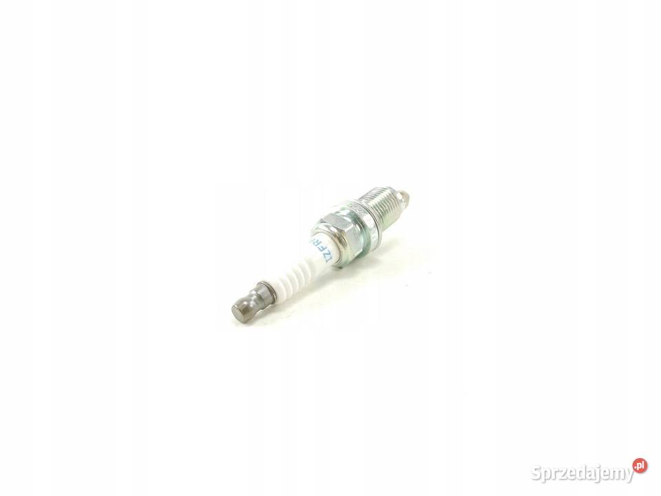 ŚWIECA ZAPŁONOWA MITSUBISHI CARISMA PAJERO 18 sprzedam