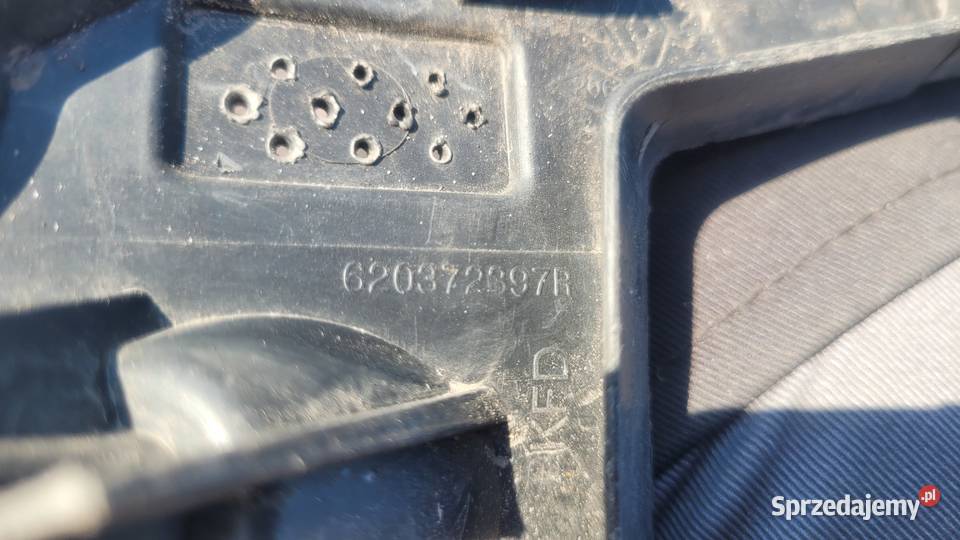 RENAULT MEGANE IV ŚLIZG MOCOWANIE ZDERZAKA PRZÓD śląskie