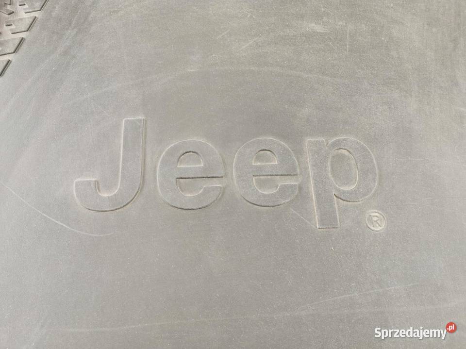 MATA GUMOWA BAGAŻNIKA JEEP GRAND CHEROKEE 2011