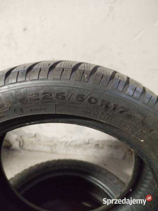 OPONY DUNLOP SP WINTER 4D 22550 R17 KOMPLET Motoryzacja Biała