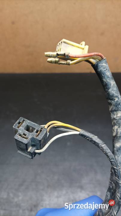 Włącznik przełącznik świateł klaksonu części Gołaczewy