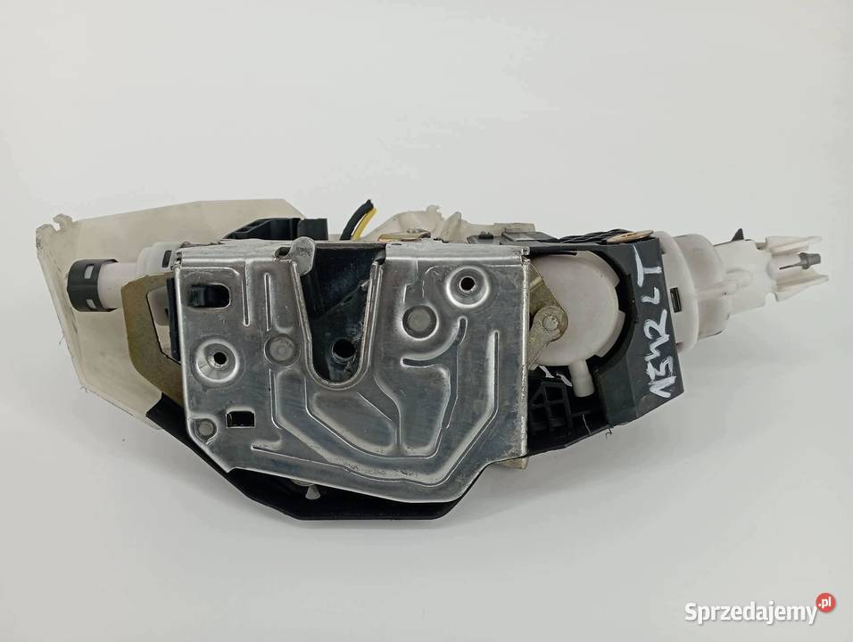 ZAMEK DRZWI TYŁ LEWY 2207305935 MercedesBenz