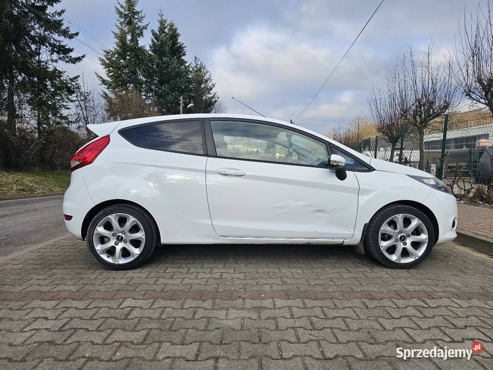 Ford Fiestka MK7 12L Benzyna 82 2009r Fiesta Trzebnica sprzedam