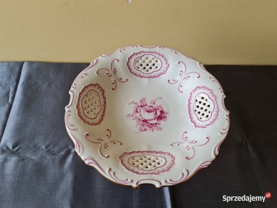 Porcelanowa zdobiona patera na nóżce Warszawa