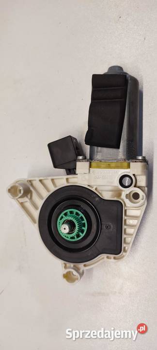 MERCEDES X117 CLA SILNICZEK SZYBY PRAWY PRZÓD