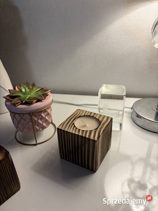 Ręcznie robione świeczniki z drewna sosnowego Jasło