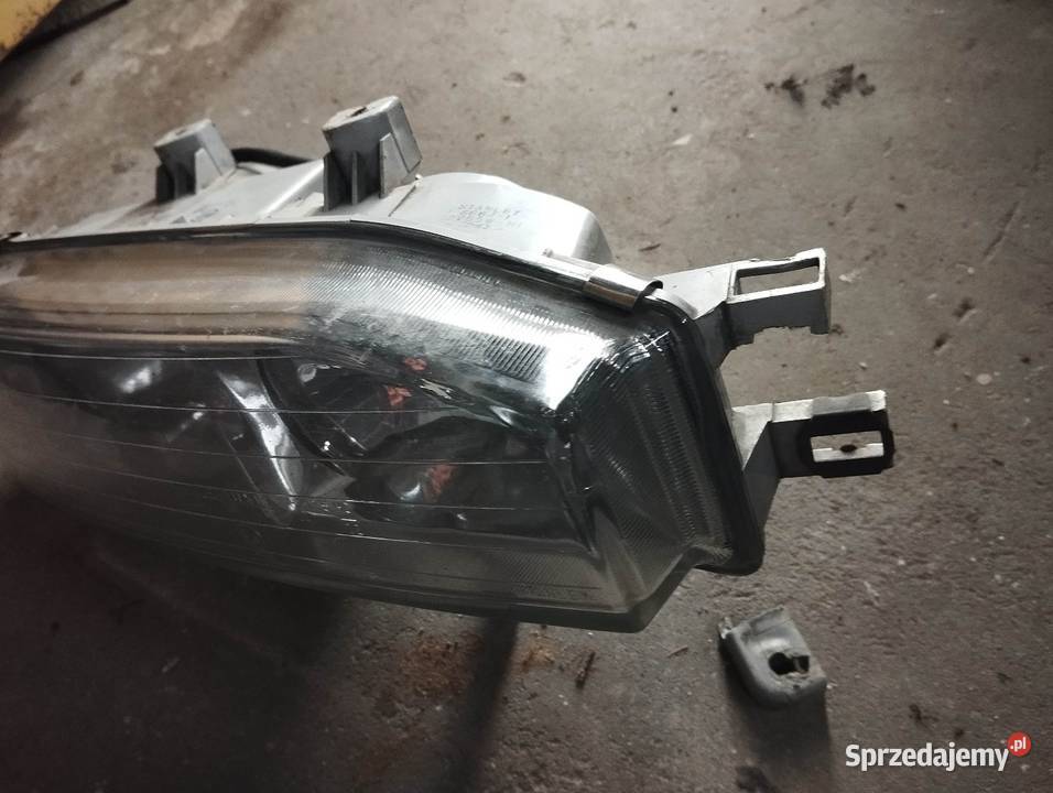 Lampa prawy przód Honda IV generacji przedlift Poznań