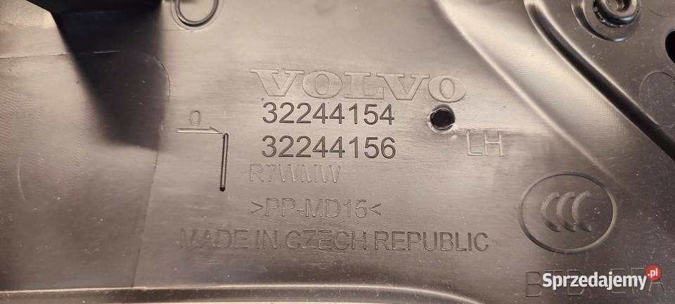 VOLVO XC40 OSŁONA SŁUPKA LEWA 32244154