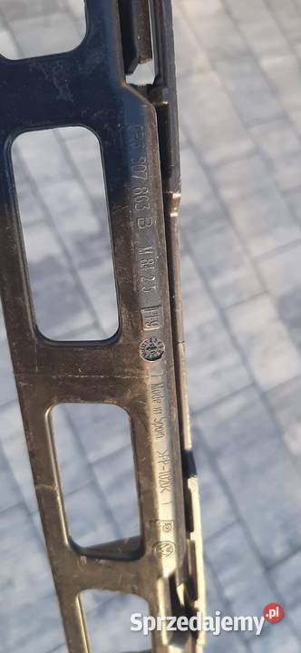 6R6807863B ślizg zderzaka tył polo R6 sprzedam