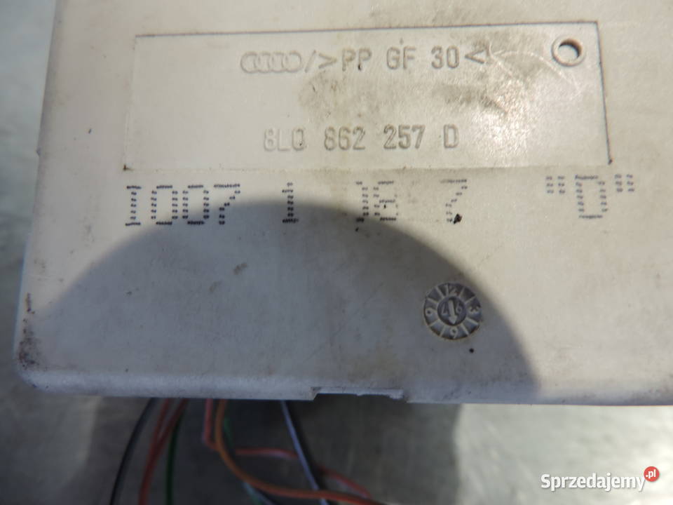 AUDI A3 8L POMPKA CENTRALNEGO ZAMKA 8L0862257D Rok produkcji 2000 Wyposażenie elektryczne sprzedam