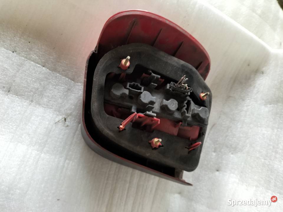 czerwona LAMPA LEWA TYŁ POLO 6N lubelskie Kamień-Kolonia