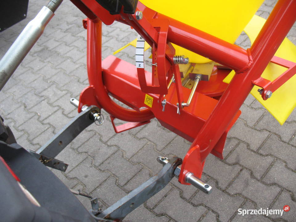 Piaskarka solarka na WOM 200L do kubota nieuszkodzony Pozostałe Mroków sprzedam