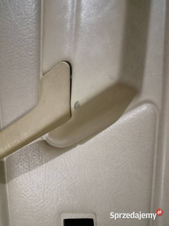 Mercedes 190 W201 boczki drzwiowe tapicerka świętokrzyskie Skarżysko-Kamienna