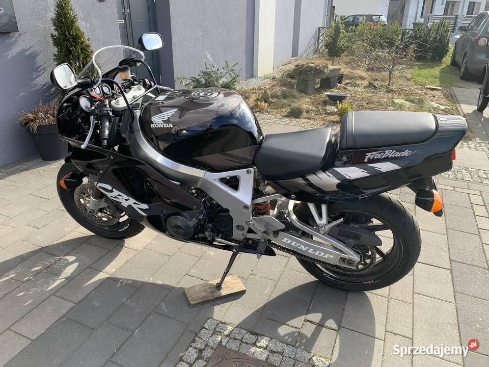 Honda CBR 900 SC28 1992 zamienię na BMW R35 Osiecznica