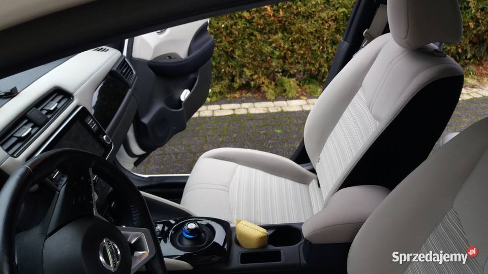 Nissan Leaf 62 kWh limited 10 biała perła Sierpc