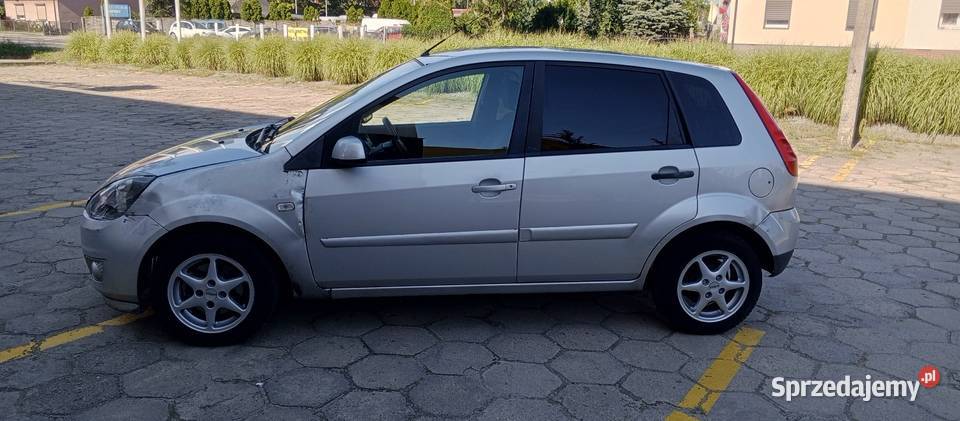 Ford Fiesta 14 BenzynaZ Niemiec5 drzwiUszkodzona sprzedam