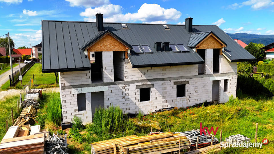sprzedaży domu szeregowego 10641m2 Kalna Domy