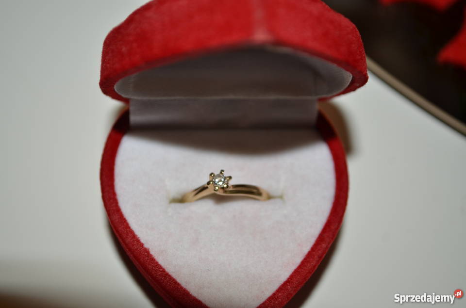 Pierścionek z brylantem Warszawa