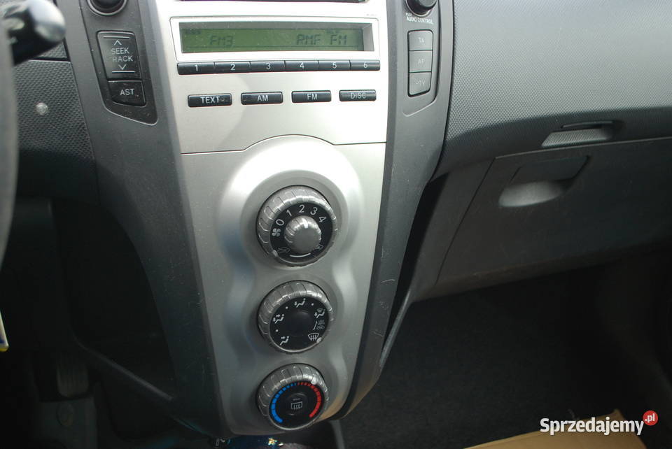 Toyota Yaris 10 benzyna Zarejestrowany w Polsce nieuszkodzony Włynkówko