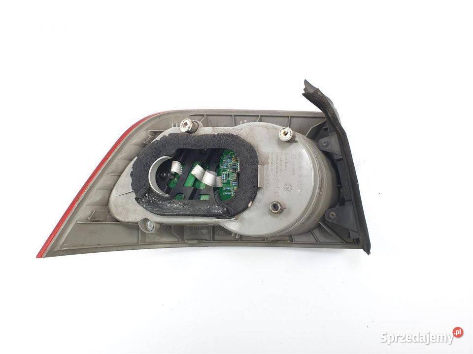 LAMPA PRAWA TYŁ VOLKSWAGEN PHAETON 2003 Pozostałe Lipno