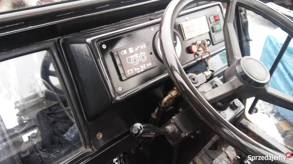 Ciągnik AGT 835 z kabiną przyczepa pług Pozostałe Libiąż