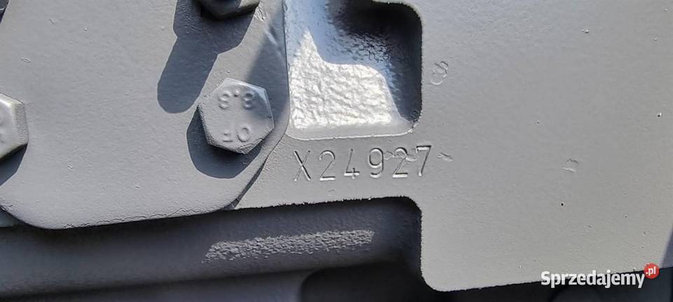 SILNIK SŁUPEK VALTRA S323 S 323 X24927 2011 Lipno
