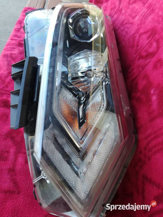 Lampa prawy przód Nissan Qashqai osobowe Łuków