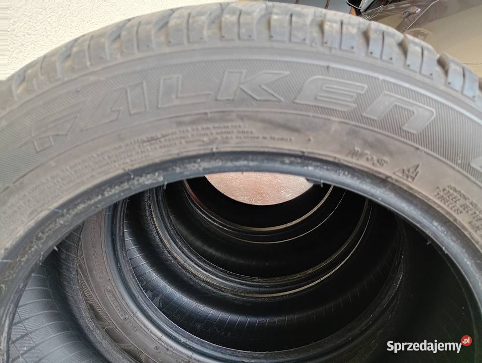 Opony zimowe FALKEN EUROWINTER 21555 r17 stan