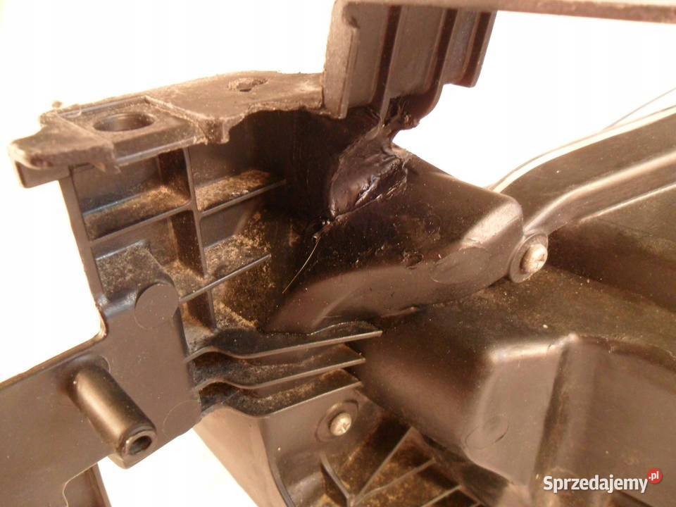 REFLEKTOR PRZÓD STRONA PRAWA MAZDA 6 osobowe