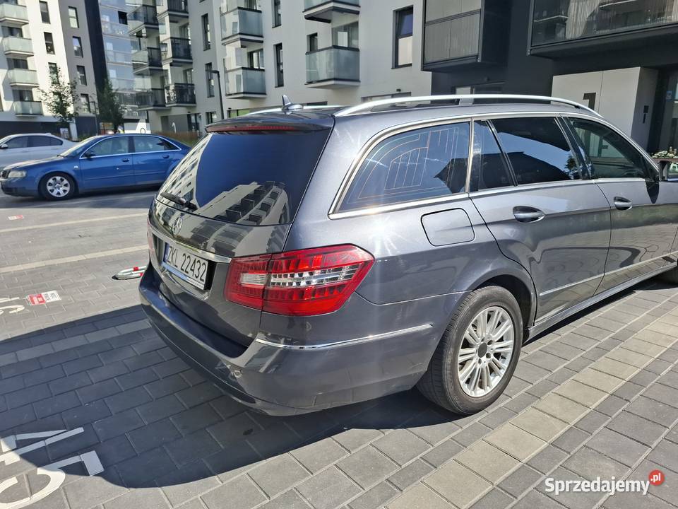 MercedesBenz E200 W212 Kombi Automat Rok produkcji 2010 Pruszków