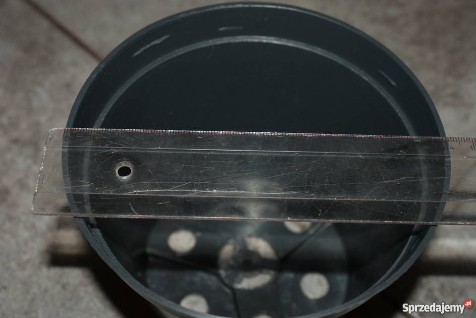 Doniczki produkcyjne 12 L 4 NOWE 14 4 30gr Siewierz