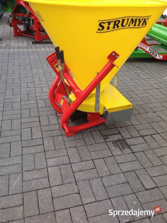 Rozsiewacz do nawozu Lejek różne pojemności nieuszkodzony Łokwica