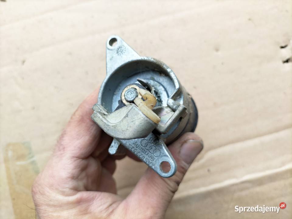 Audi 80 B4 4A5827539 Zamek klapy tylnej osobowe