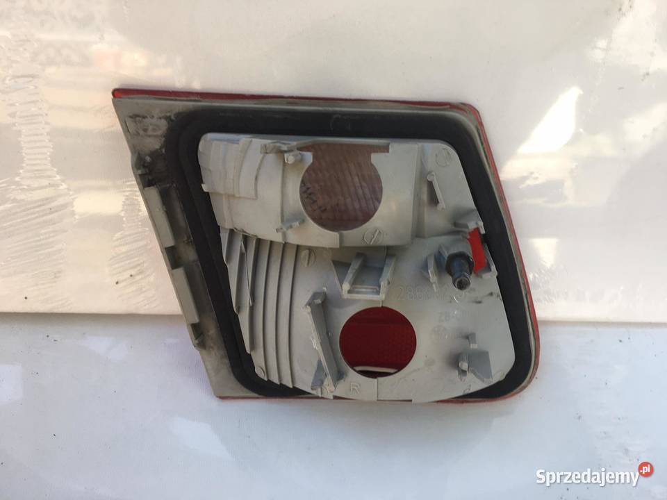 BMW E46 PRAWA LAMPA W KLAPĘ KOMBI Ostroróg