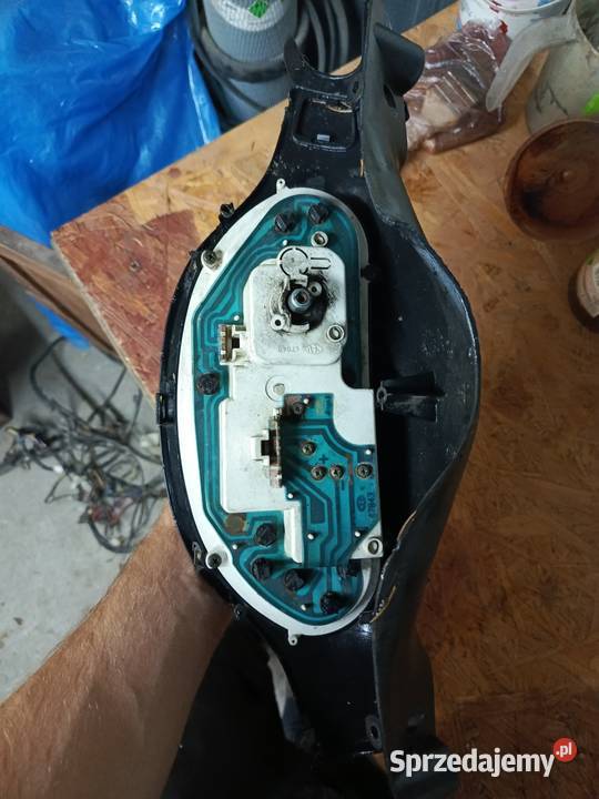 Piaggio nrg licznik obudowa Jasło