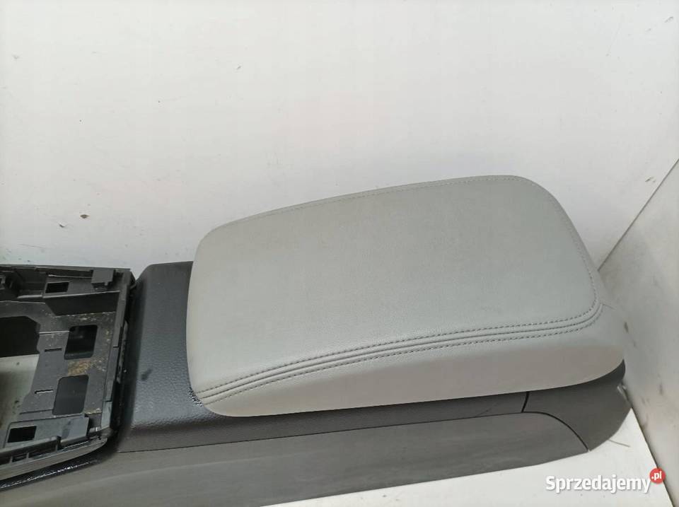 TUNEL ŚRODKOWY PODŁOKIETNIK SZARA SKÓRA Audi A3