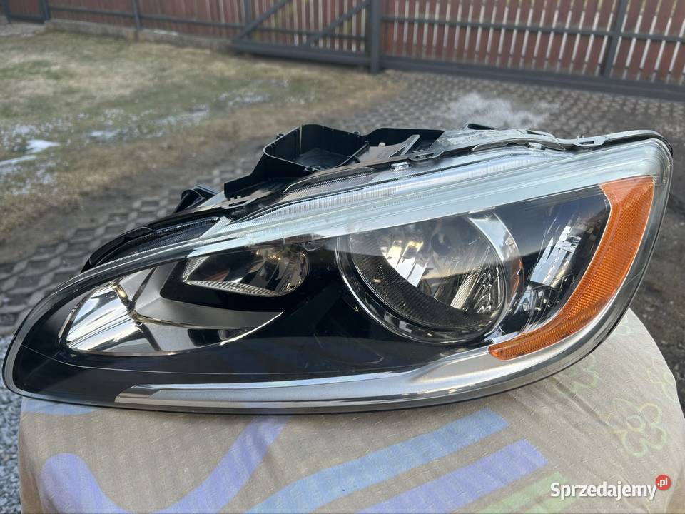 Lampa Volvo s60 2015 Dobre
