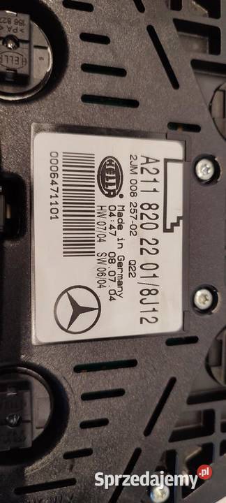 MERCEDES W211 LAMPKA PODSUFITKI TYŁ A2118202201
