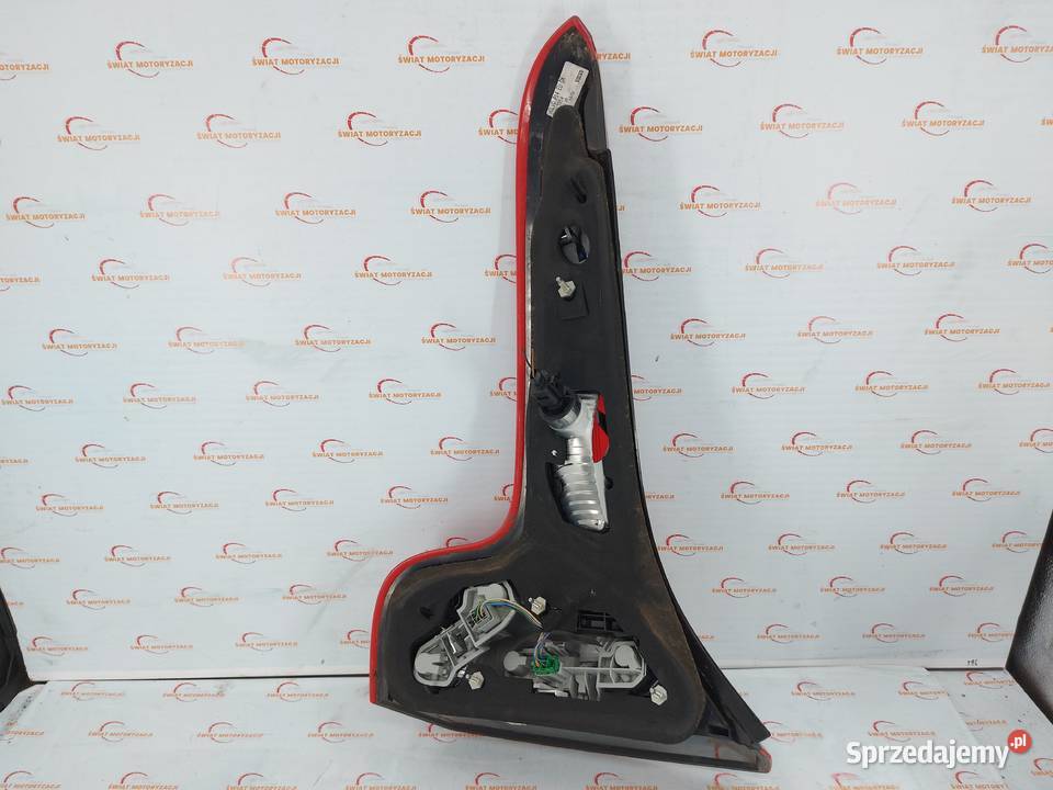 VOLVO C30 12r lampa prawa tył 31213914