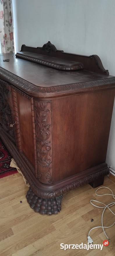 Neorenesansowa komoda na lwich łapach rzeźbiona Sypniewo
