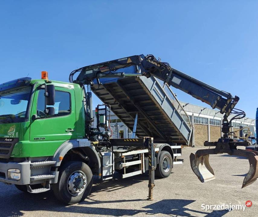 Uzywana wywrotka 4x4 z dzwigiem Mercedes