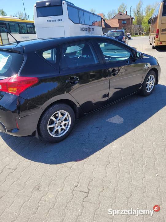 Toyota Auris II 14 d4d 90 6 biegów Salon Polska Bujaków