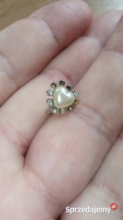 Kolczyk z lat PRL Warszawa